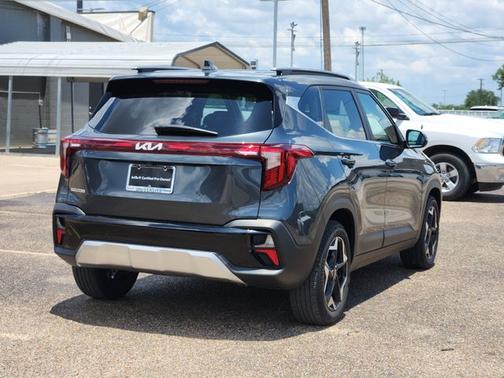Gray 2024 Kia Seltos EX