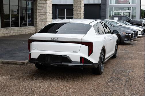 Snow White Pearl 2025 Kia K4 GT-Line