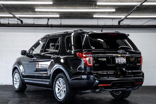 Tuxedo Black Metallic 2013 Ford Explorer XLT