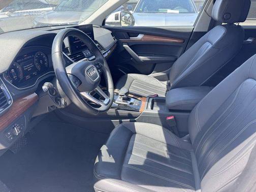 2022 Audi Q5 45 S line Premium Plus