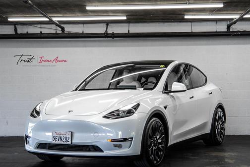 Pearl White Multi-Coat 2023 Tesla Model Y Performance Dual Motor All-Wheel Drive