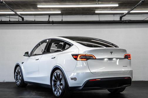 Pearl White Multi-Coat 2023 Tesla Model Y Performance Dual Motor All-Wheel Drive