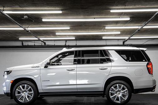 Iridescent Pearl Tricoat 2024 Chevrolet Tahoe 4WD High Country