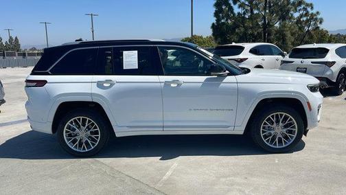 2022 Jeep Grand Cherokee Summit