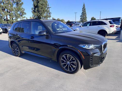 2025 BMW X5 M60i