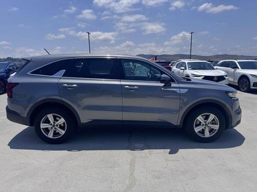 2023 Kia Sorento LX