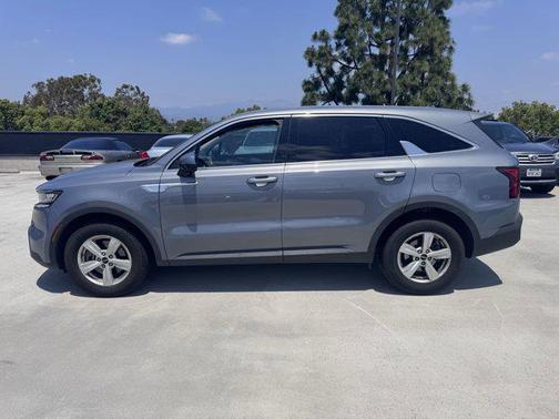 2023 Kia Sorento LX