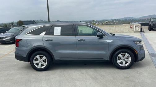 2023 Kia Sorento LX