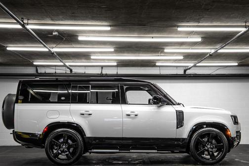 2023 Land Rover Defender 130 X-Dynamic SE