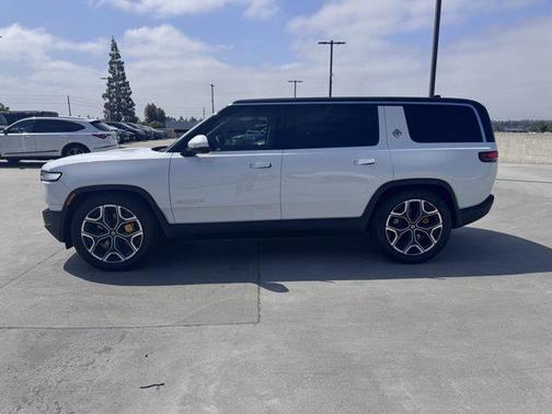 2023 Rivian R1S Adventure