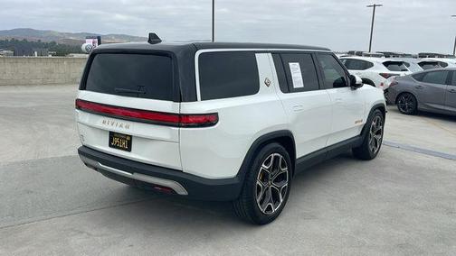 2023 Rivian R1S Adventure