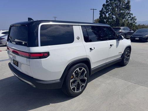 2023 Rivian R1S Adventure