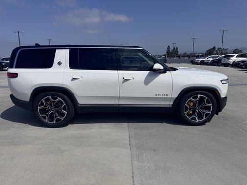 2023 Rivian R1S Adventure