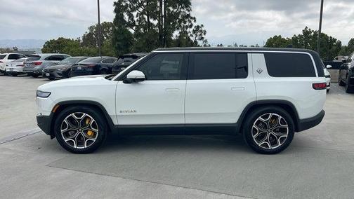 2023 Rivian R1S Adventure