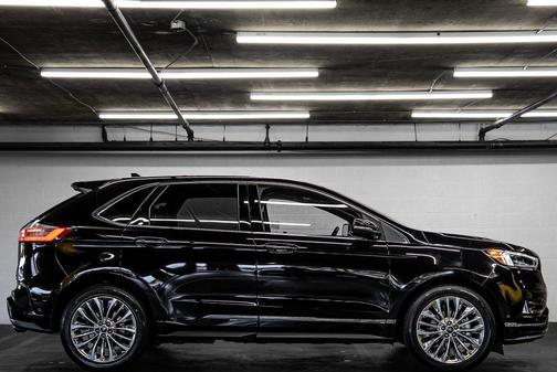 Agate Black 2020 Ford Edge Titanium