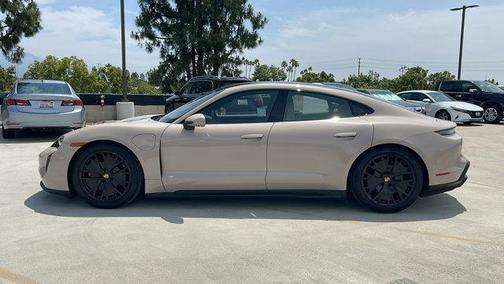 2022 Porsche Taycan GTS