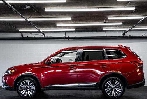 Rally Red Metallic 2019 Mitsubishi Outlander SE