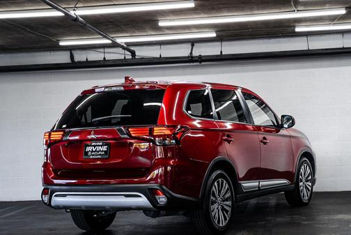 Rally Red Metallic 2019 Mitsubishi Outlander SE