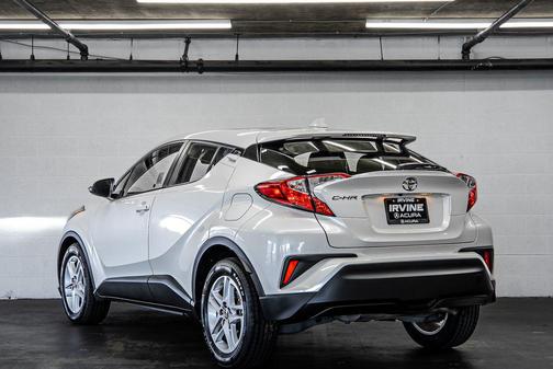 Blizzard Pearl 2021 Toyota C-HR LE