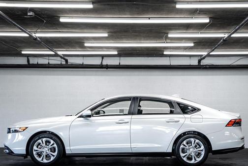 Platinum White Pearl 2024 Honda Accord LX 1.5T
