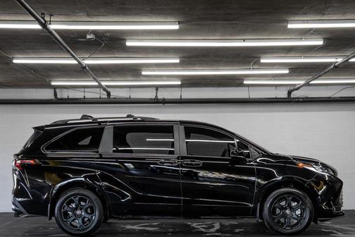 2025 Toyota Sienna Woodland Edition