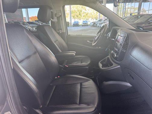 2017 Mercedes-Benz Metris Base