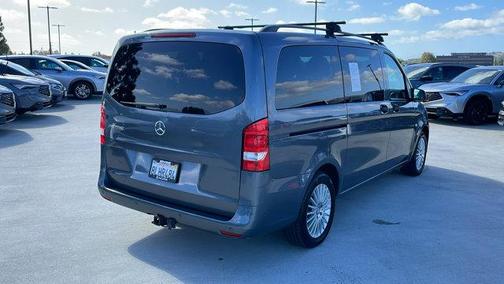 2017 Mercedes-Benz Metris Base