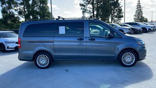2017 Mercedes-Benz Metris Base