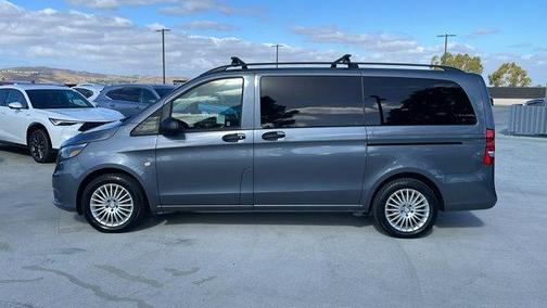 2017 Mercedes-Benz Metris Base