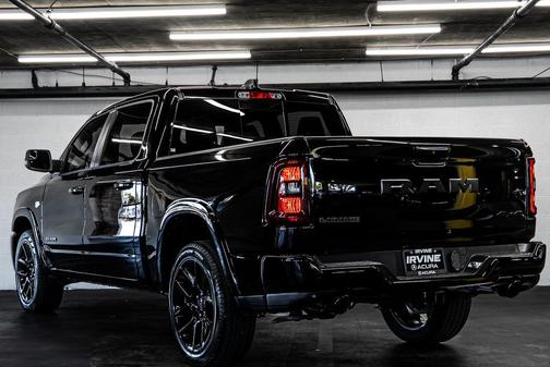 Diamond Black Crystal Pearlcoat 2026 RAM 1500 Laramie