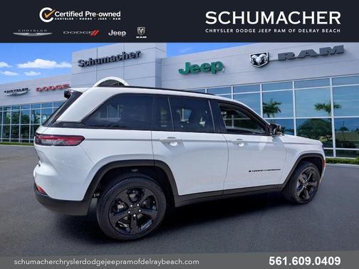 Bright White Clearcoat 2024 Jeep Grand Cherokee Limited