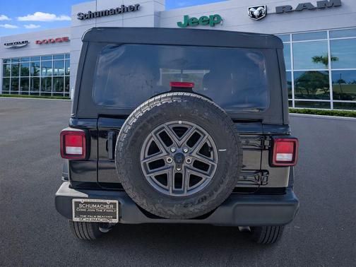 2022 Jeep Wrangler Unlimited Sport