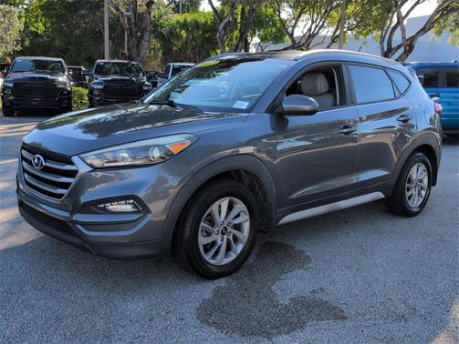2017 Hyundai TUCSON SE