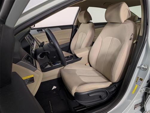 2016 Hyundai SONATA Hybrid SE