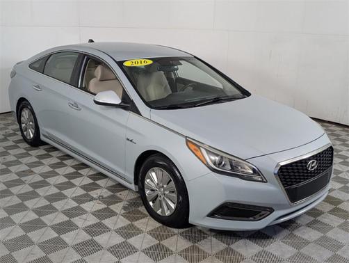 2016 Hyundai SONATA Hybrid SE