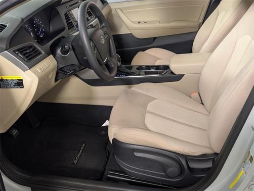 2016 Hyundai SONATA Hybrid SE