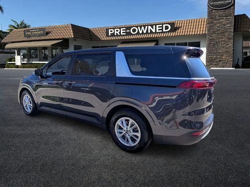 2023 Kia Carnival LX