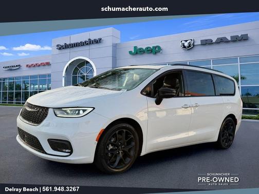 Bright White Clearcoat 2023 Chrysler Pacifica Limited