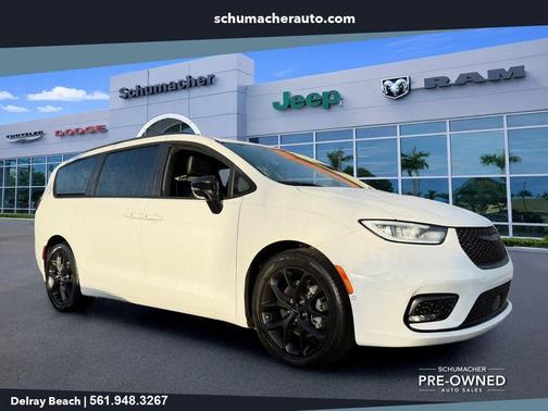 Bright White Clearcoat 2023 Chrysler Pacifica Limited