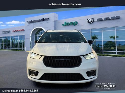 Bright White Clearcoat 2023 Chrysler Pacifica Limited