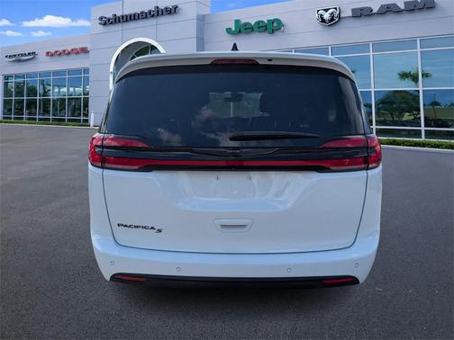 2024 Chrysler Pacifica Touring-L