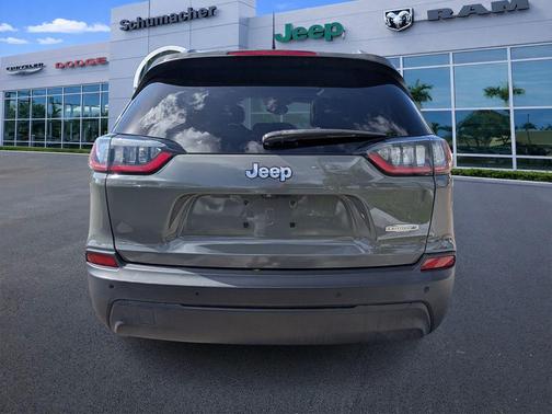 Sting Gray Clearcoat 2020 Jeep Cherokee Latitude Plus