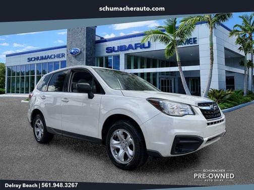 Crystal White Pearl 2018 Subaru Forester 2.5i