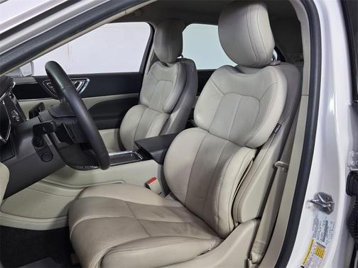 2017 Lincoln Continental Select