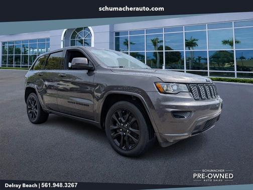Granite Crystal Clearcoat Metallic 2021 Jeep Grand Cherokee Laredo X
