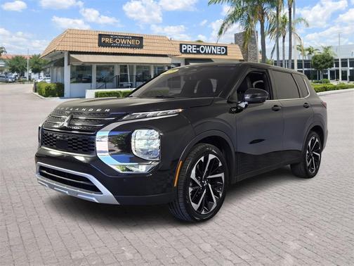 2023 Mitsubishi Outlander SE