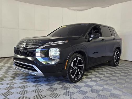 2023 Mitsubishi Outlander SE