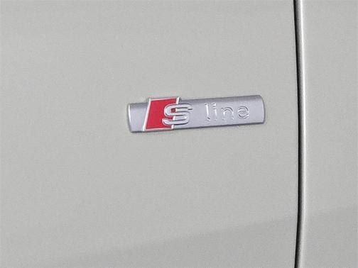 2023 Audi Q8 55 Premium Plus