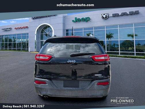 Brilliant Black Crystal Pearlcoat 2015 Jeep Cherokee Latitude