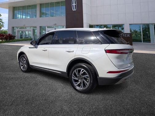 2023 Lincoln Corsair Standard